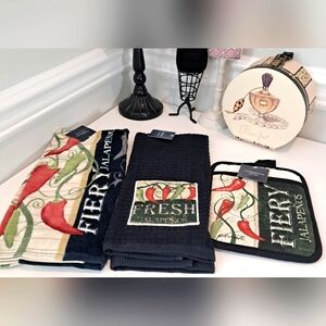 Croft & Barrow 2 Kitchen Towel & Pott Mitt Set NWT
